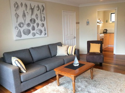 Avalon Seashells - Holiday Sunshine Coast 1