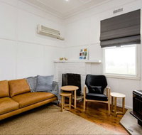 Castleview Cottage - Sunshine Coast Tourism
