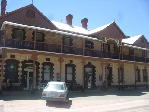 Caltowie Hotel - Sunshine Coast Tourism 1