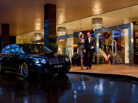 Four Seasons Hotel Sydney - Sunshine Coast Tourism 0