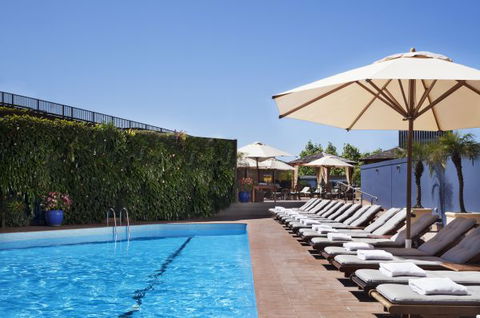 Four Seasons Hotel Sydney - Sunshine Coast Tourism 2