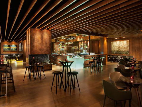 Four Seasons Hotel Sydney - Sunshine Coast Tourism 5