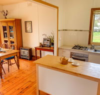 Pelican Cottage - Holiday Sunshine Coast