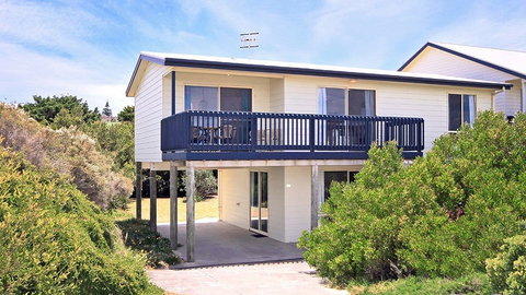 Unwind At Coast On Newell - Sunshine Coast Tourism 23