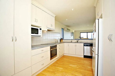 Unwind At Coast On Newell - Sunshine Coast Tourism 16