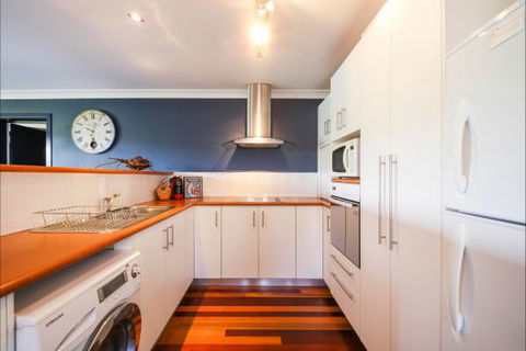 Wooli Holiday Units - Holiday Sunshine Coast 3