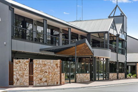 Berri Hotel - Sunshine Coast Tourism 0