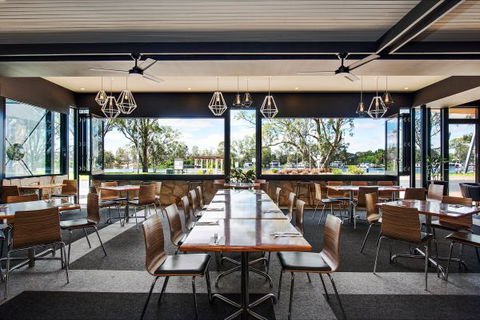 Berri Hotel - Sunshine Coast Tourism 7