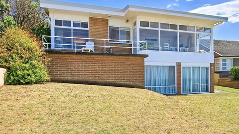 Unwind At The Point Hayborough - Sunshine Coast Tourism 0