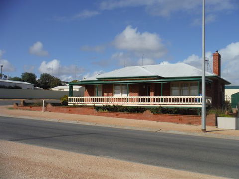 Sea Crest - Sunshine Coast Tourism 0