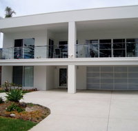 The White House - Shellharbour Village - Sunshine Coast Tourism