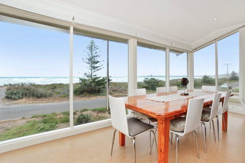 Willows - Sunshine Coast Tourism 0