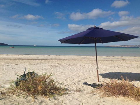 Alchemy On Island Beach - Holiday Sunshine Coast 1