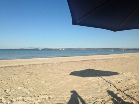 Alchemy On Island Beach - Holiday Sunshine Coast 6