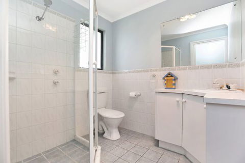 Ambergris - Sunshine Coast Tourism 8