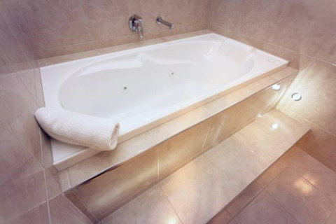 Casavino Luxury Villas - Sunshine Coast Tourism 3