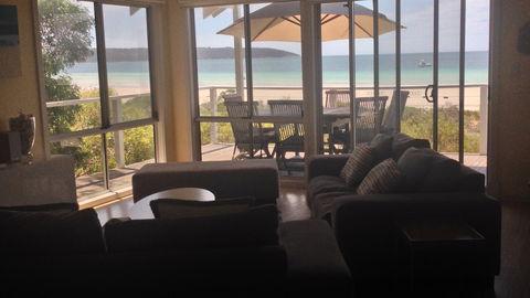 Alchemy On Island Beach - Holiday Sunshine Coast 7