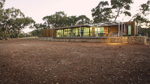 Willalooka Eco Lodge - Sunshine Coast Tourism 0