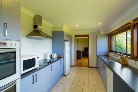 The Jungle Lodge, Blue Mountains Botanic Gardens - Sunshine Coast Tourism 1