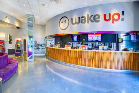 Wake Up Sydney - Sunshine Coast Tourism 0