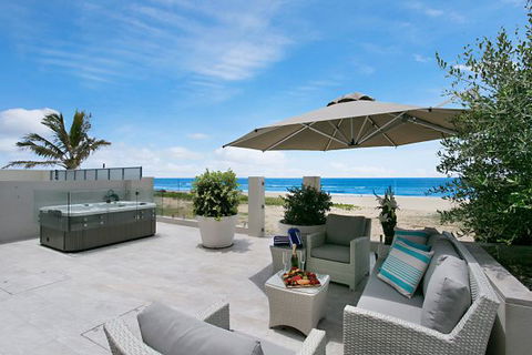 Oceans 74 - An Elite Holiday Home - Sunshine Coast Tourism 10