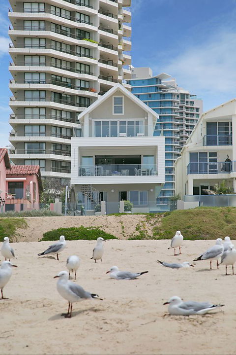 Oceans 74 - An Elite Holiday Home - Sunshine Coast Tourism 18