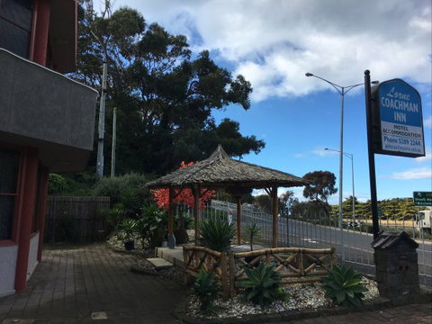 Lorne Coachman Inn - Sunshine Coast Tourism 5