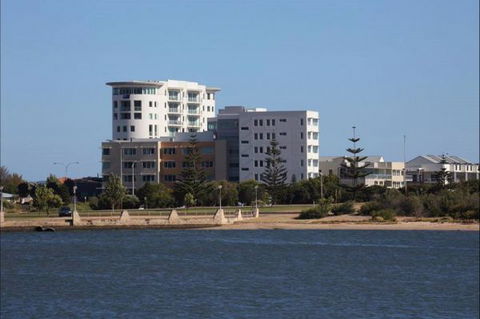Mantra Bunbury - Holiday Sunshine Coast 0