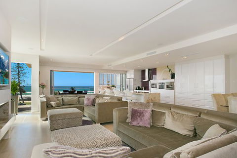 Oceans 74 - An Elite Holiday Home - Sunshine Coast Tourism 32