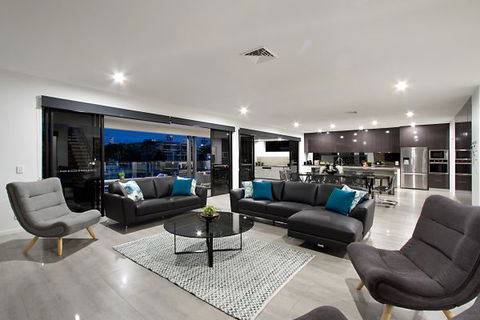 Oceans 74 - An Elite Holiday Home - Sunshine Coast Tourism 21