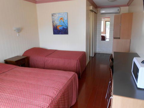 Acacia Ridge Motor Inn - Holiday Sunshine Coast 2