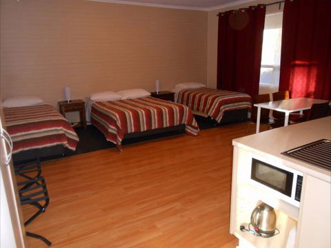 Acacia Ridge Motor Inn - Holiday Sunshine Coast 4