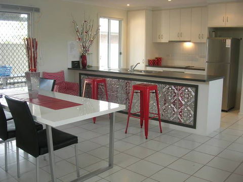 Annies Beach House - Sunshine Coast Tourism 5