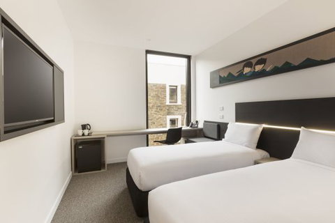 Ibis Adelaide - Sunshine Coast Tourism 1