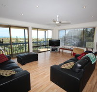 LJ Hooker Goolwa Holiday Rentals - 39 Bradford Road Goolwa Beach - Holiday Sunshine Coast