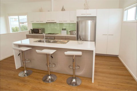 Ocean Sounds - Sunshine Coast Tourism 1