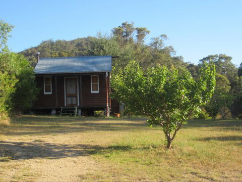 Peach Tree Cabin - Holiday Sunshine Coast 0