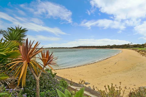 SALT Waterfront Apartment - Holiday Sunshine Coast 9