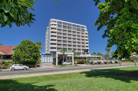 Acacia Court Hotel - Holiday Sunshine Coast 10