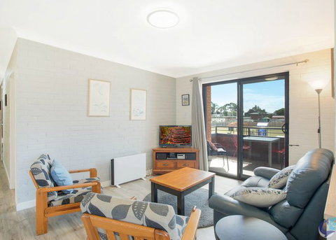 Apollo Holiday Units - Sunshine Coast Tourism 2