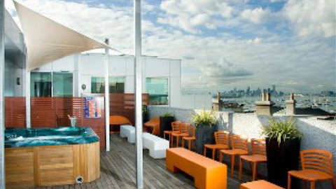 Punthill Apartment Hotels - Williamstown - Sunshine Coast Tourism 5