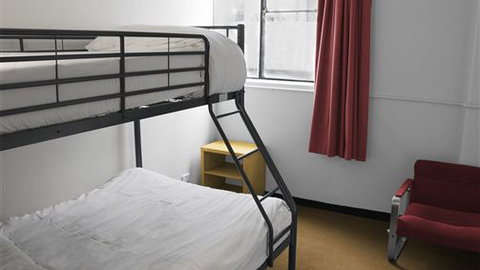 Discovery Melbourne - Sunshine Coast Tourism 2