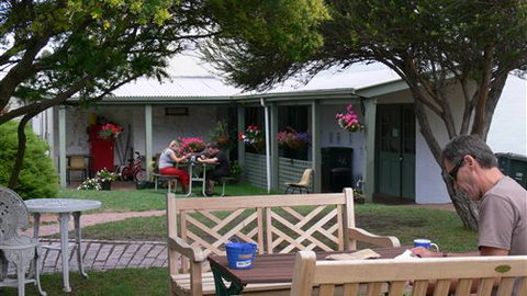 Port Fairy YHA - Sunshine Coast Tourism 0