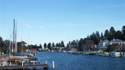Port Fairy YHA - Sunshine Coast Tourism 1