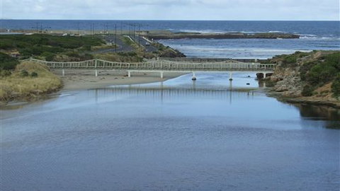 Warrnambool Beach Backpackers - Sunshine Coast Tourism 2