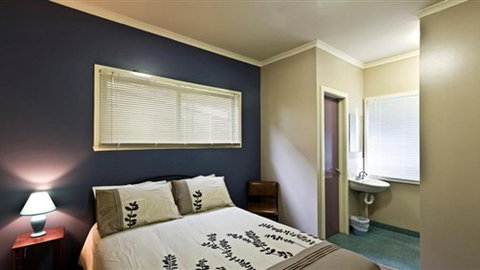 Brambuk Backpackers - Sunshine Coast Tourism 1