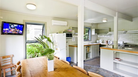 Great Ocean Road Cottages & Backpackers - Sunshine Coast Tourism 4
