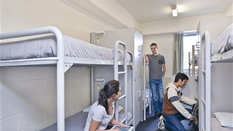 Melbourne Metro YHA - Sunshine Coast Tourism 6