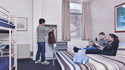 Melbourne Metro YHA - Sunshine Coast Tourism 7