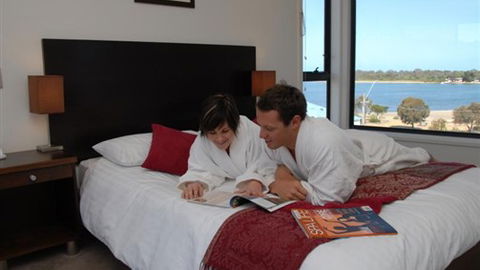 The Esplanade Resort And Spa - Sunshine Coast Tourism 1